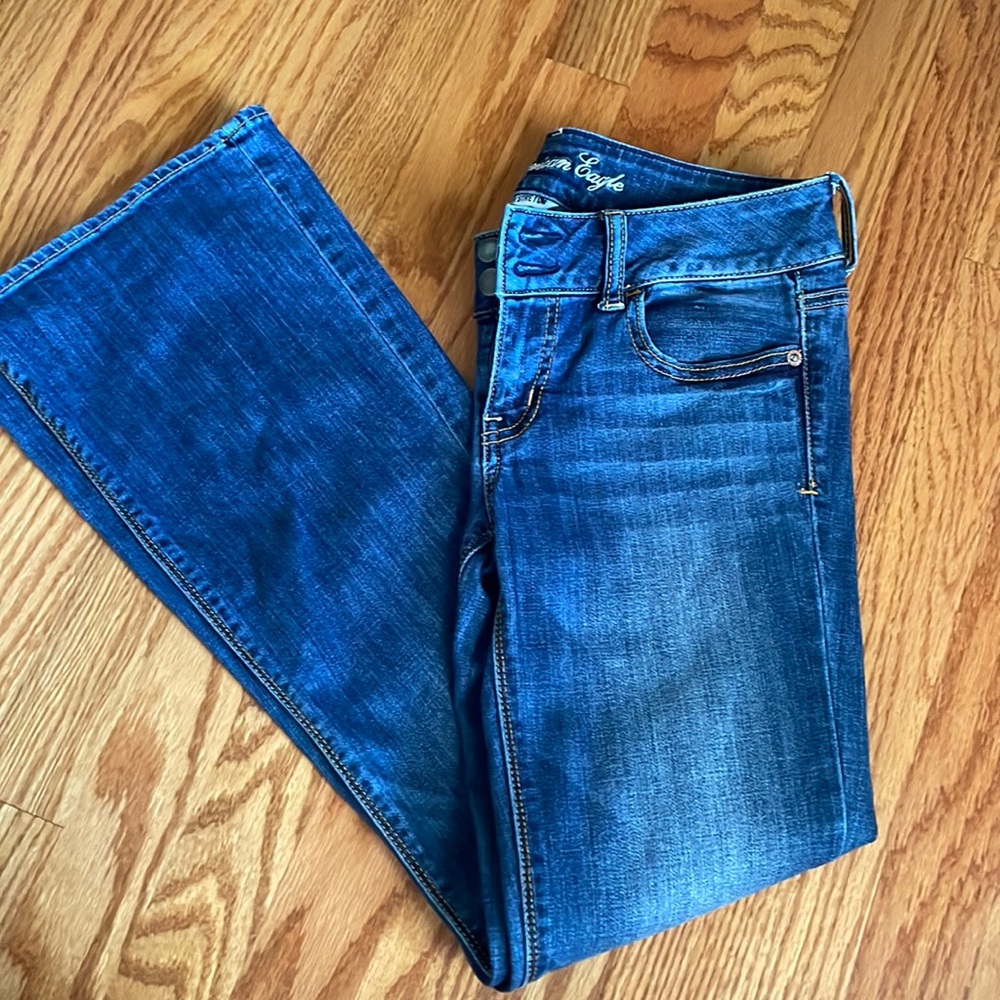 American eagle artist bootcut jeans. 4 short. Super stretch.
